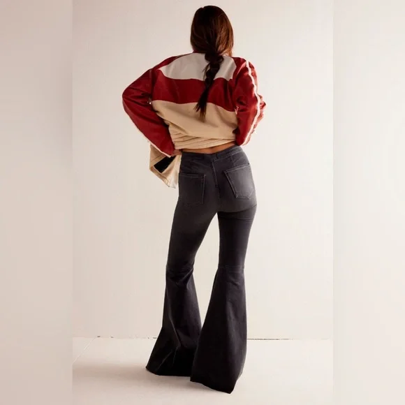Free People Washed Black Float On Flare Jeans (31) - Picture 2 of 7